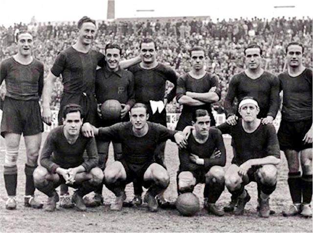 📸F. C. BARCELONA 📆22 diciembre 1935 ⬆️Escolá, Berkessy, Iborra, Vantolrá, Barceló, Bardina y Pedrol. ⬇️ Areso, Raich, Zabalo y Balmanya. F. C. BARCELONA 0 🆚 MADRID F. C. 3 Domingo 22/12/1935, 14:40 horas. Campeonato de Liga de 1ª División, jornada 7. Barcelona, estadio de Las Corts. GOLES: ⚽0-1: 21’, Luis Regueiro. ⚽0-2: 40’, Diz. ⚽0-3: 47’, Lecue.