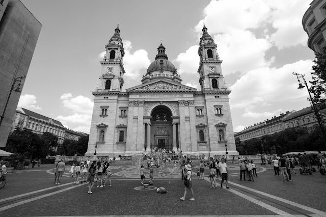 Piazzale della Basilica di Santo Stefano-Budapest