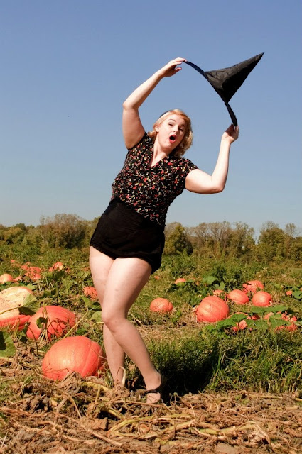 plus size pinup retro halloween witch via Va-Voom Vintage