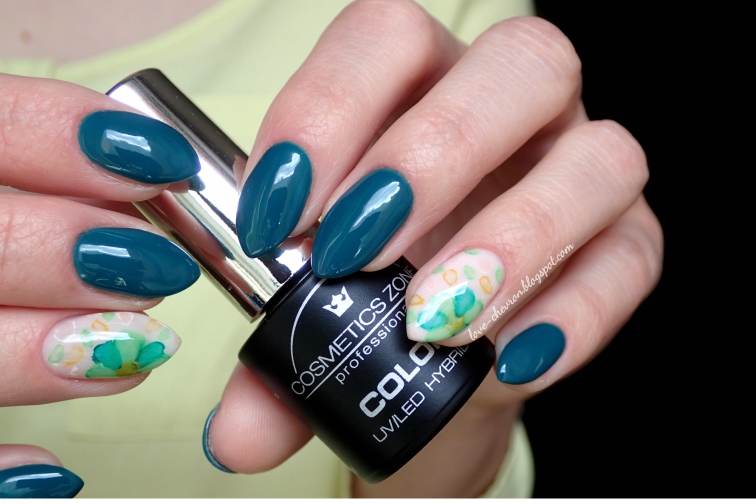 Cosmetics Zone | lakier hybrydowy | 047 Aventurine Blue | farbki akwarelowe |manicure hybrydowy | inspiracje paznokciowe | kwiaty na paznokciach | blur effect |  floral watercolor nails |  watercolor nails | watercolor flower nail art | 