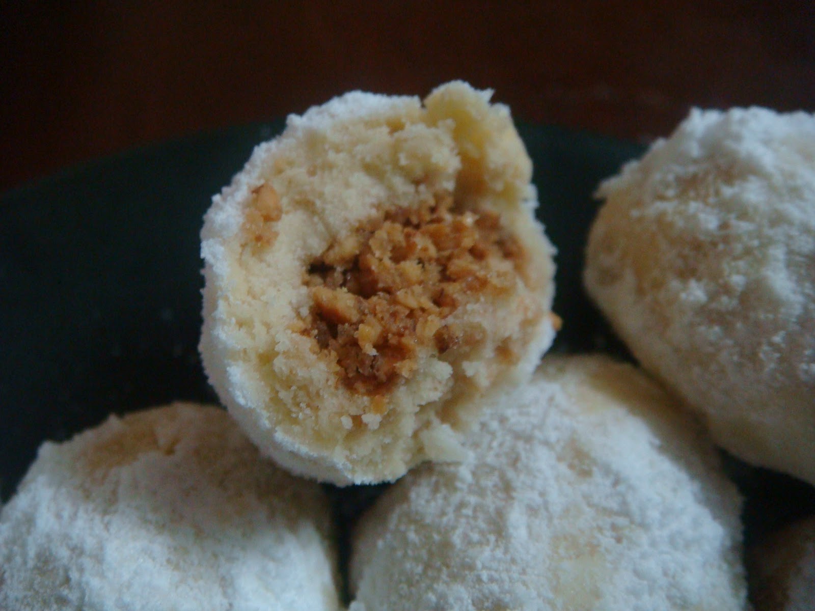 Sweet V's Kitchen: Ghee Cookies with Peanut Filling 