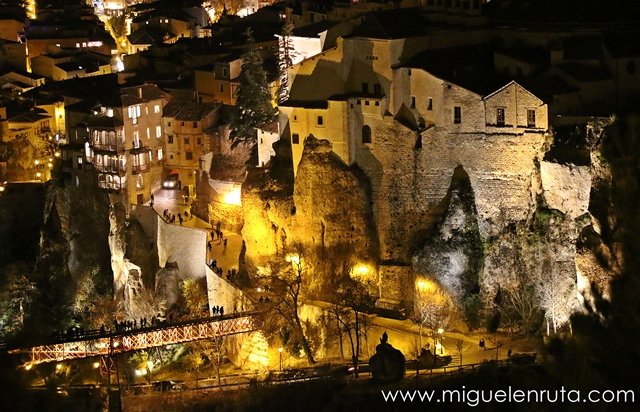 Foto-Cuenca-noche