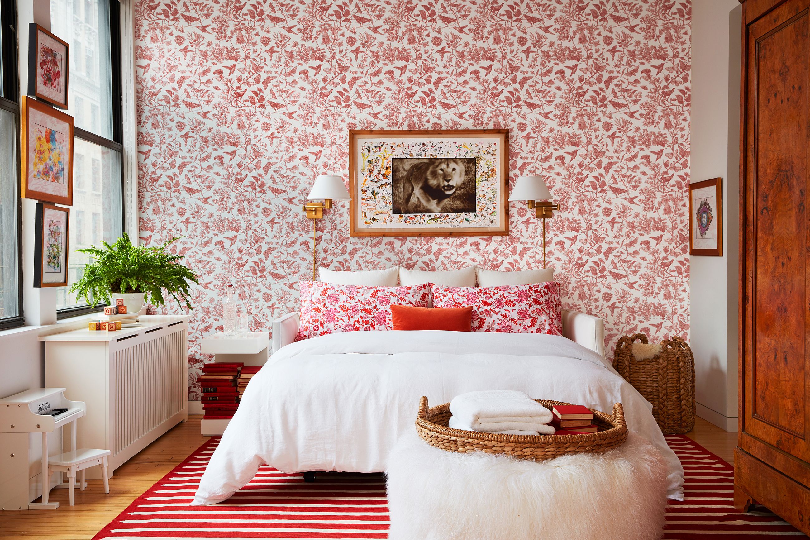 Romantik Bir Yatak Odası Dekorasyonu: Sıcaklık ve Aşkın Buluştuğu Mekan