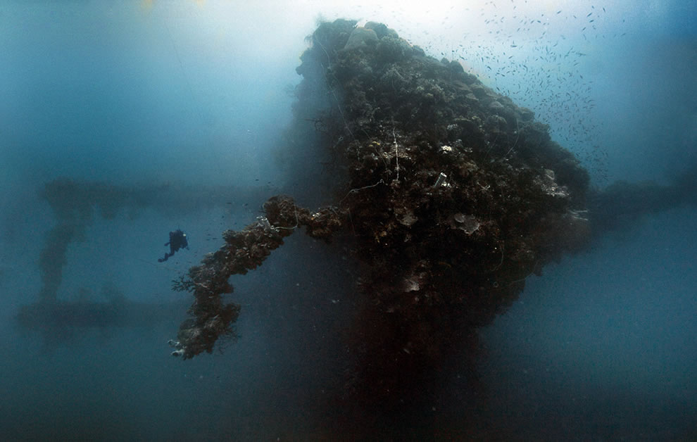 World Of Technology Wreck Diving the Mysterious Ghost  