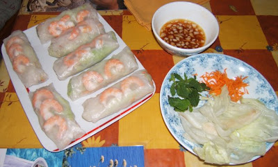 Rollitos de primavera con langostinos y su salsa / Rouleaux de printemps aux langoustines avec leur sauce