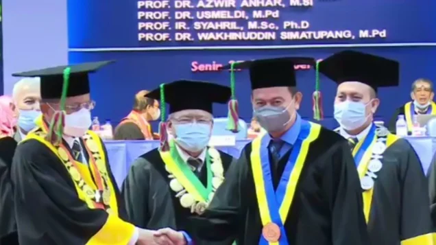 Orasi Ilmiah Pengukuhan Guru Besar UNP Prof. Abdul Razak Usung Konsep Ekonanobioteknologi.