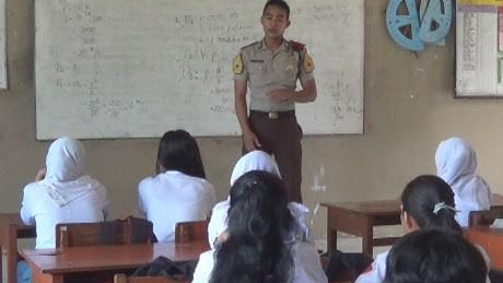 Taruna Akpol Mengajar Wasbang dan Pendidikan Karakter di SMAN 2 Salatiga