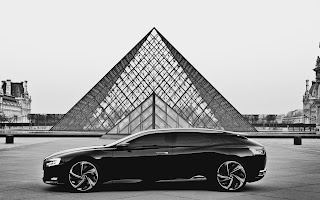 Paris Louvre Pyramid and Citroen Concept Car Black White Photography HD Wallpaper