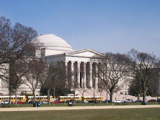 Smithsonian National Art Gallery (National Mall entrance).