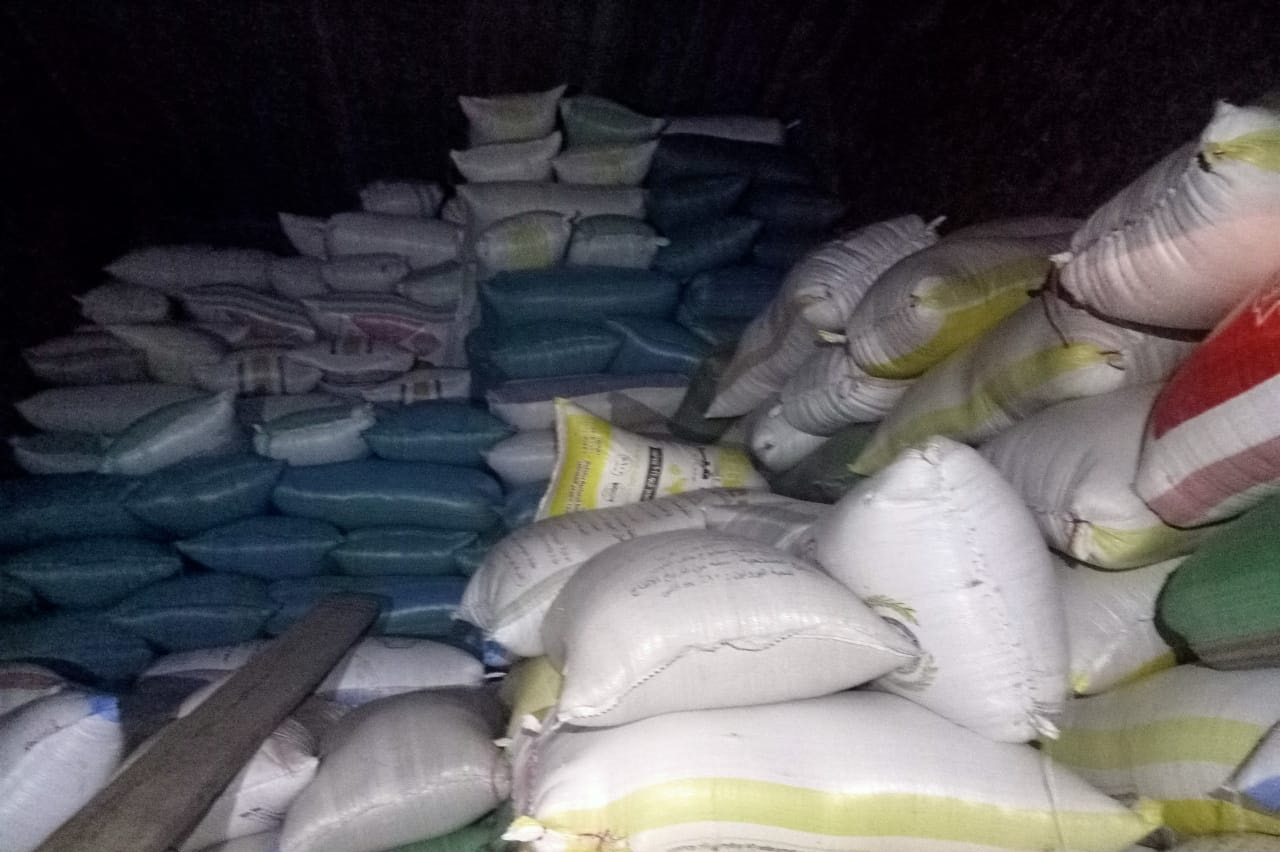 ضبط 300 طن أرز شعير بحوزة محتكر في مركز مطوبس