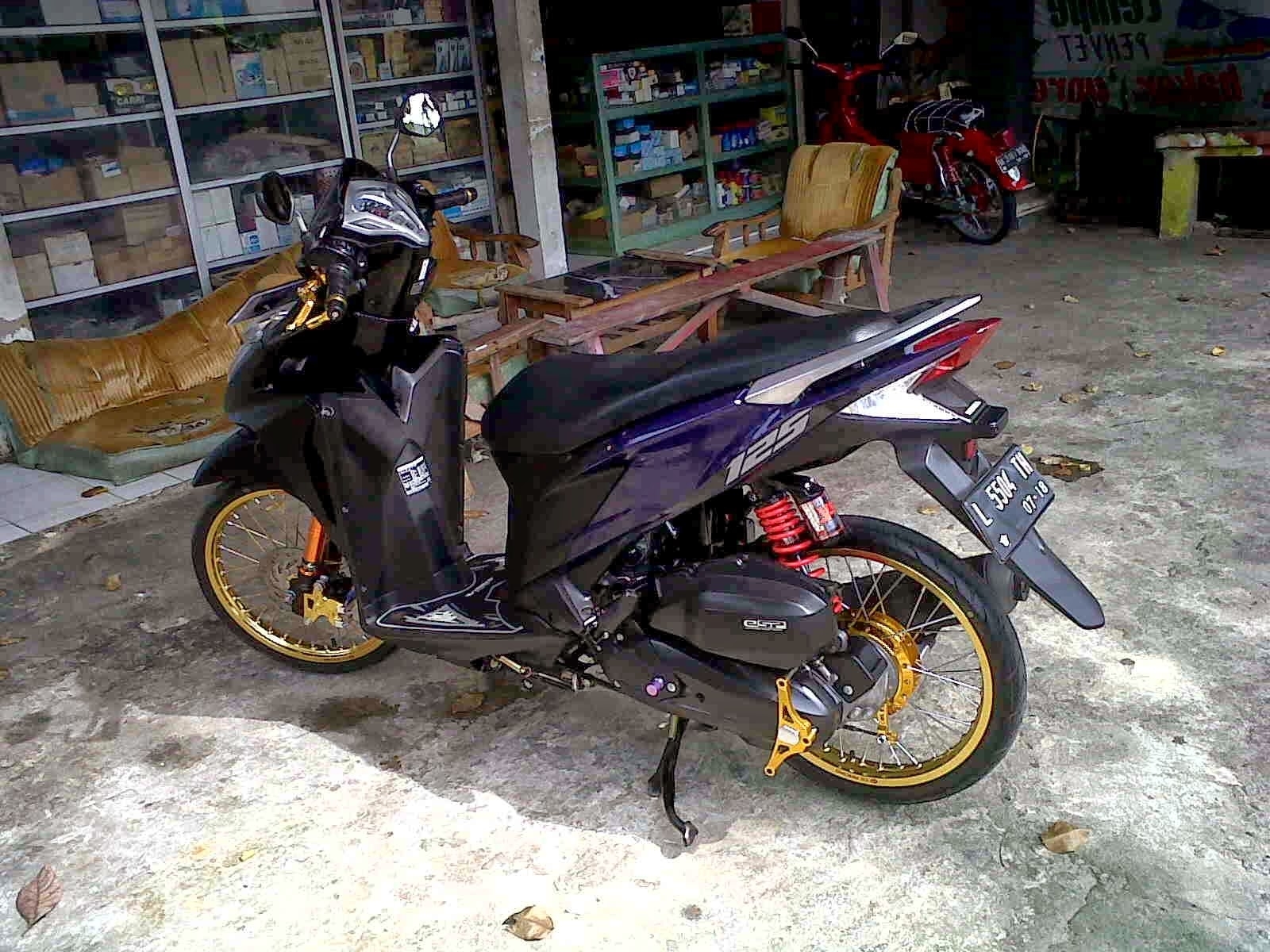 Download Koleksi Modifikasi Motor Vario 2010 Terkeren Velgy Motor