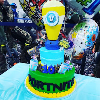 tarta o pastel para fiesta de Fortnite 1