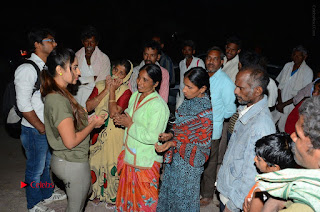 Actress Sri reddy (apthatrust director) Distrubuted Blankets for Orphans at Sai Baba Temple  0041.JPG