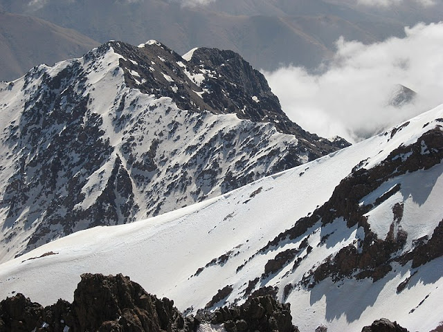 Toubkal, puncak tertinggi di Afrika Barat Laut