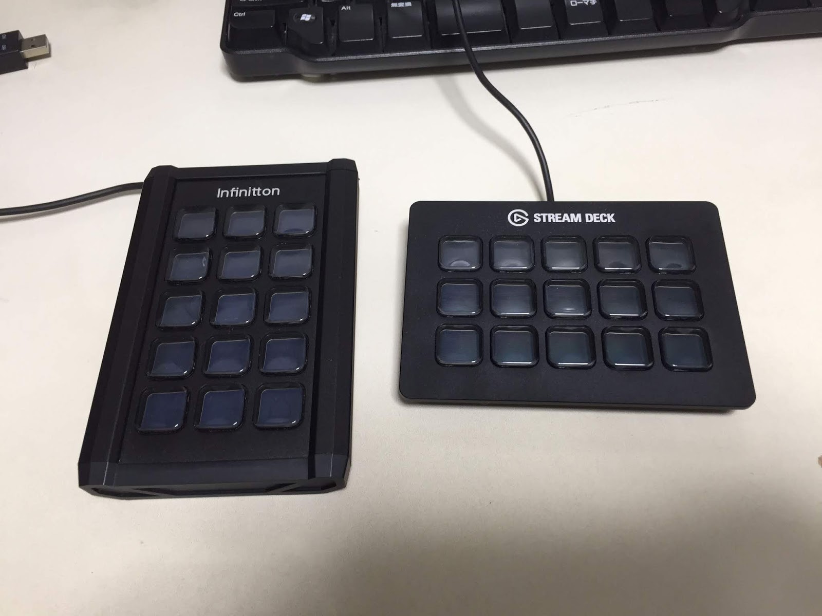 Yoshio 液晶テンキーの Infinitton と Stream Deck を比較