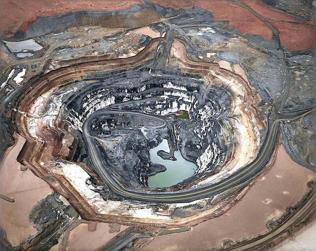 Lake Lefroy, Edward Burtynsky birdseye view