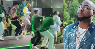 "I so much love this video" ~ Davido stirs reactions as he shows amazing leg work while dancing to his song “Feel” on stage [Video]