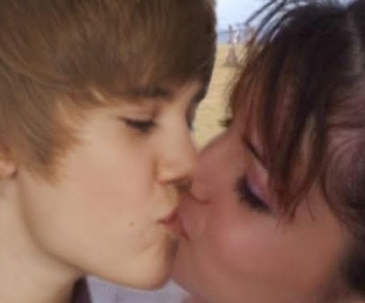 selena gomez and justin bieber together kissing. More like Selena Gomez just