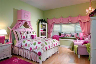 decoración de dormitorio en rosa y verde