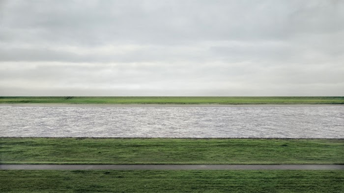 Foto Termahal Dunia : Rhein II oleh Andreas Gursky