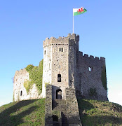 The castle was built in the 11th century, by Robert Fitzhamon, . (cardiff castle)