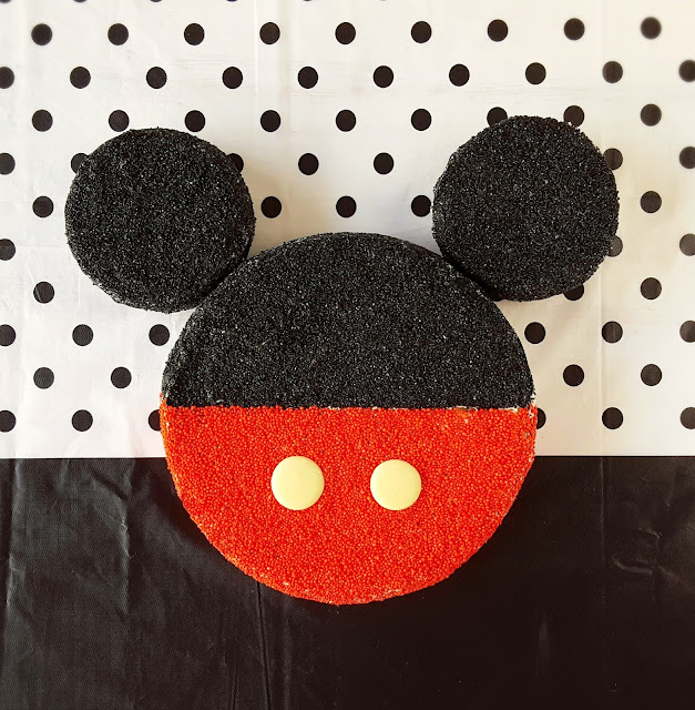 Mickey Mouse head cake