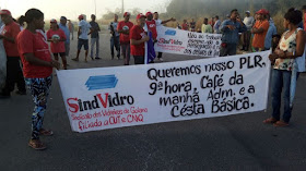 http://www.blogdofelipeandrade.com.br/2016/06/video-sindvidros-goiana-protesta-contra.html