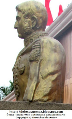 Foto de la estatua de José de San Martín tomada por Jesus Gómez