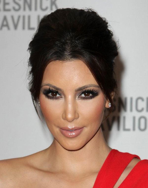 kim kardashian no makeup blonde. kim kardashian no makeup photo