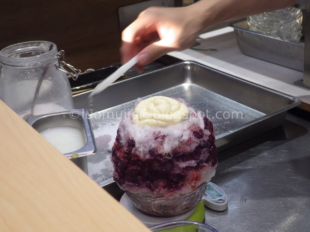 Taiwan shaved ice dessert