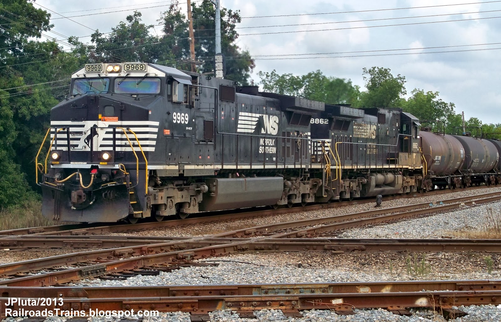 RAILROAD Freight Train Locomotive Engine EMD GE Boxcar BNSF,CSX,FEC 