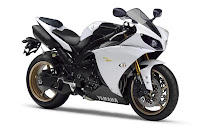 Yamaha YZF-R1 (2012) Front Side 2