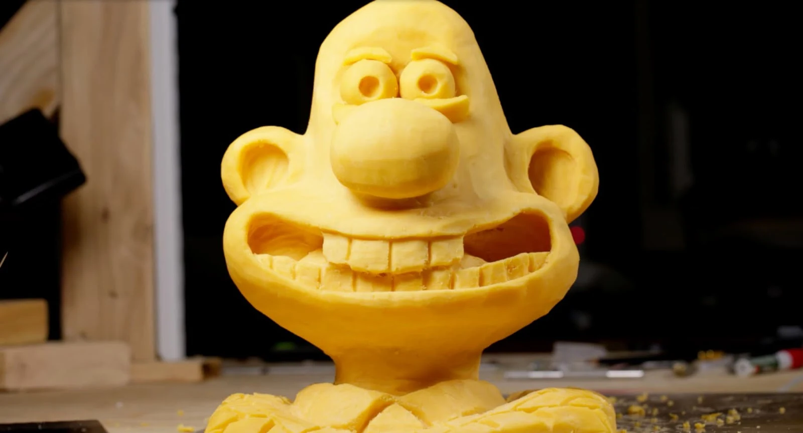 Wallace Kopf aus Cheddar gemacht | Eine Aardman Hommage Stop Motion Skulptur