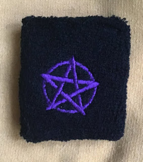 @ben_da_ bestie  UK ONLY set of stretchy toweling wrist bands/pentagram