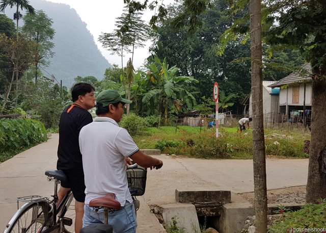 Cyclign at Mai Chau valley