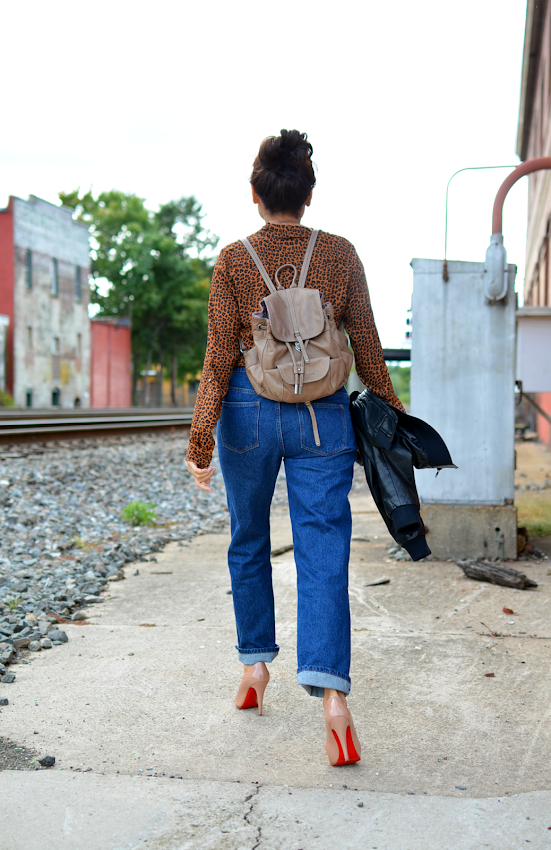 girlfriend jeans street style 