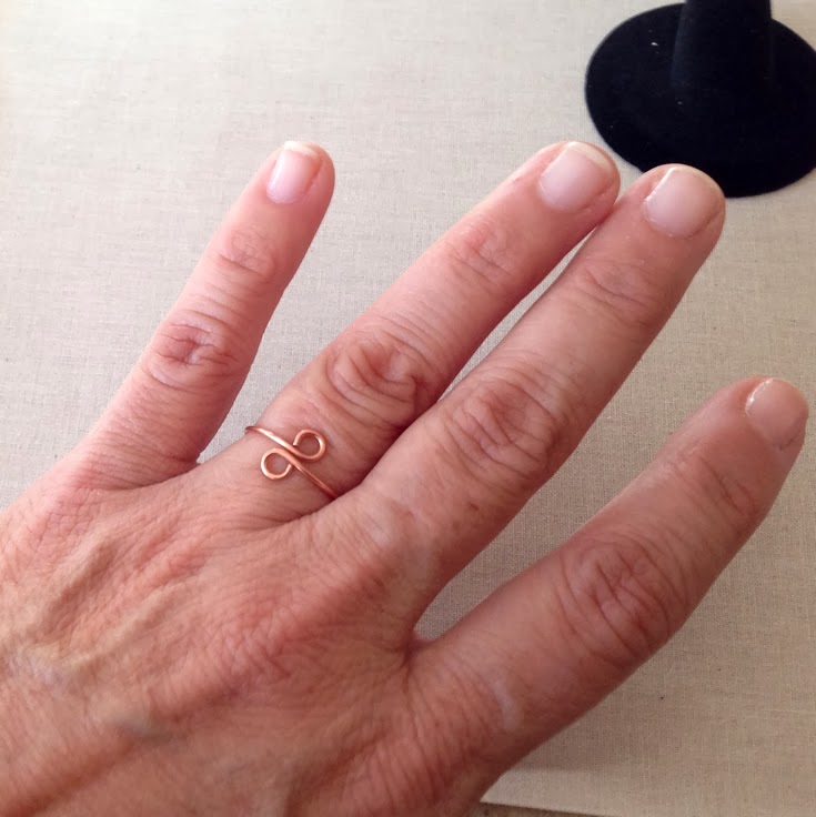 Make a wire loop infinity ring: Step by Step Tutorial at Lisa Yang's Jewelry Blog