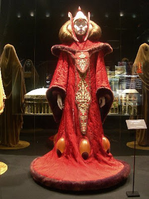 Muchos son los trajes de la reina Amidala, aquí se pueden ver los más habituales