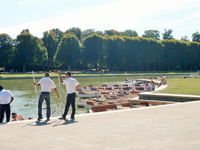 Parc du château de Versailles - la petite Venise - barques