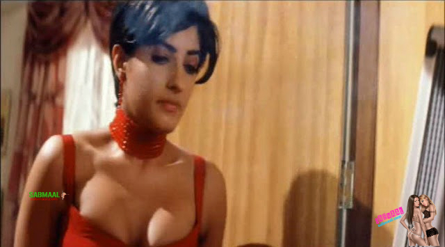 twinkle khanna tight breasts exposed