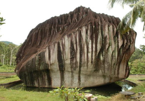 Batu Belimbing + Batu Paling Unik Dan Aneh Di Indonesia | gambar-yang.blogspot.com