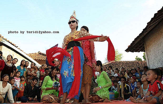 Jawa Tengah termasuk provinsi yang masyarakatnya mempunyai  Tari dari Jawa Tengah, Klasik, Tradisional, dan Kreasi Baru