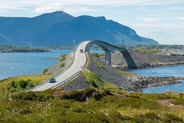 Curvy roads in Norway