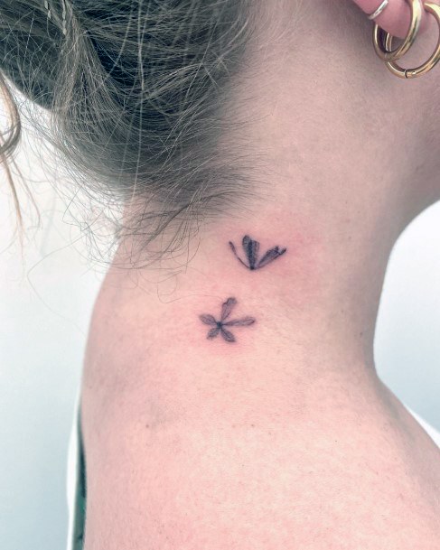 80 tatuagens de folhas para as mulheres que amam a natureza