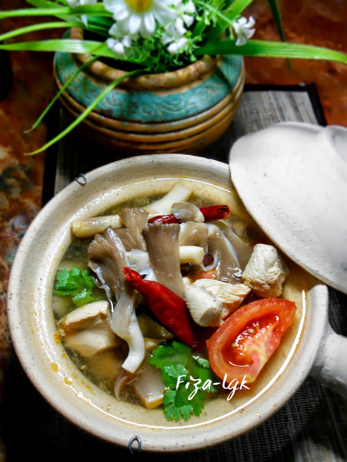 TOMYAM PUTIH - AYAM  Fiza's Cooking