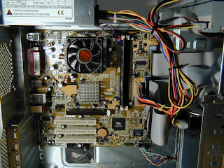 Pemasangan Kabel pada Motherboard