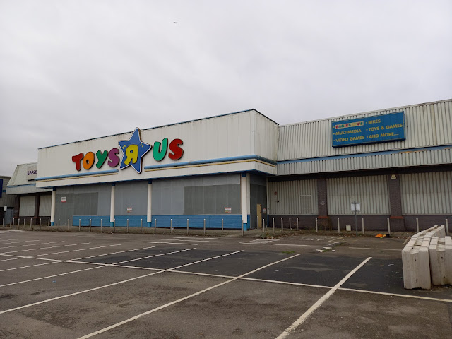 Toys R Us at the Wyvern Retail Park in Derby. November 2020