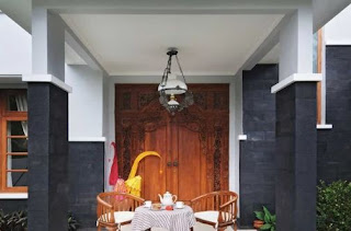 Rumah Minimalis Pintu Gebyok Bali