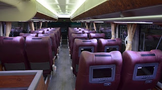 Bagian interior bus tingkat atas ( Super Eksekutif Class), pada tingkat ini mampu menampung 38 penumpang.