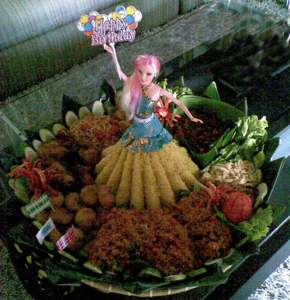 Dapurnya Ibu: Tumpeng Barbie untuk Sashikirana Tunggadewi